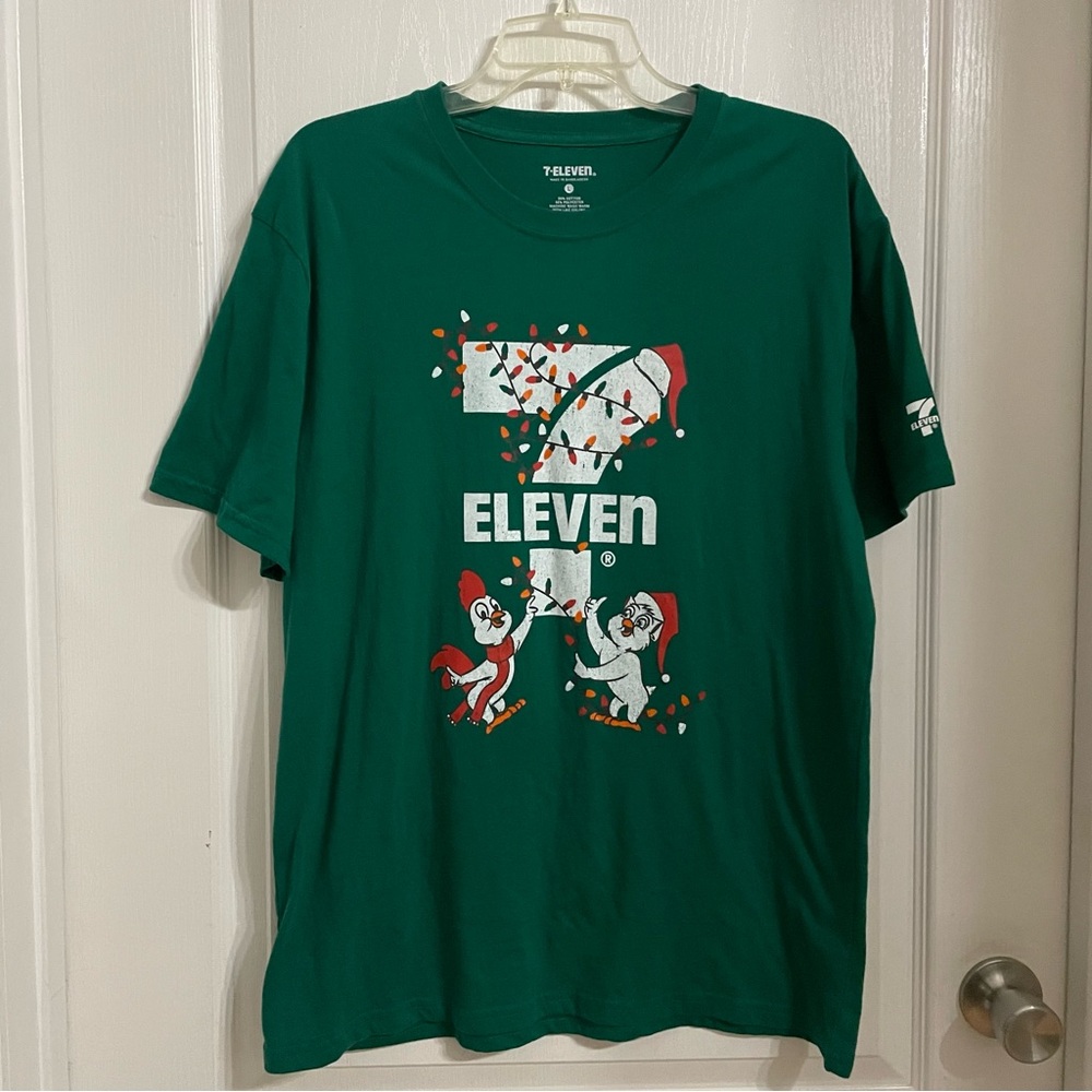 7-Eleven Limited Edition 2023 Christmas Holiday Lights T-Shirt Size Large